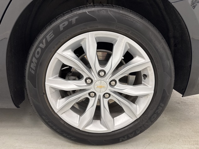 used 2023 Chevrolet Malibu car, priced at $19,999
