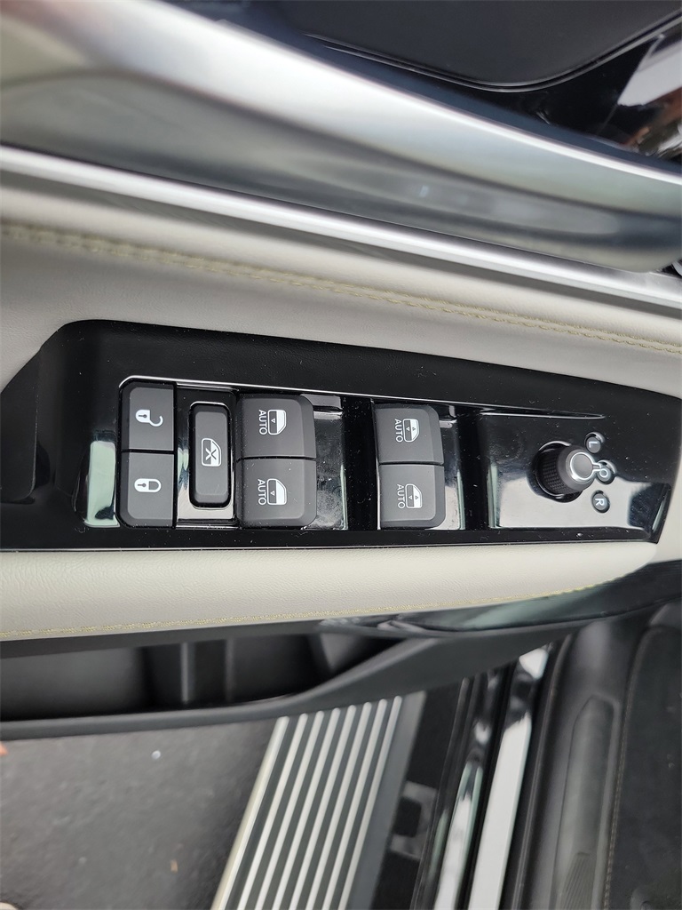 used 2024 Jeep Wagoneer L car, priced at $66,998