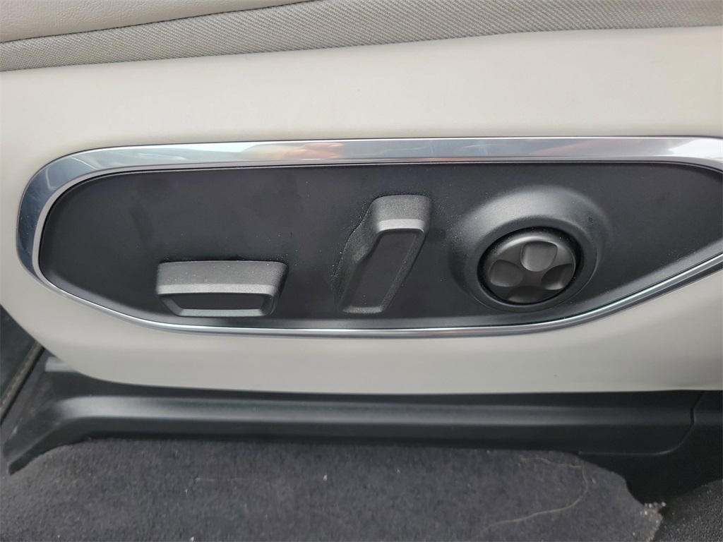 used 2024 Jeep Wagoneer L car, priced at $66,998