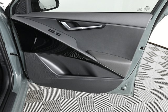 new 2025 Kia Niro car, priced at $30,598