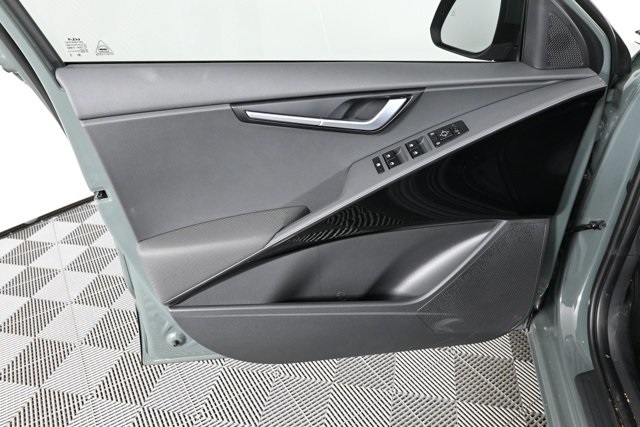 new 2025 Kia Niro car, priced at $30,598