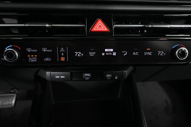 new 2025 Kia Niro car, priced at $30,598