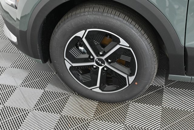 new 2025 Kia Niro car, priced at $30,598