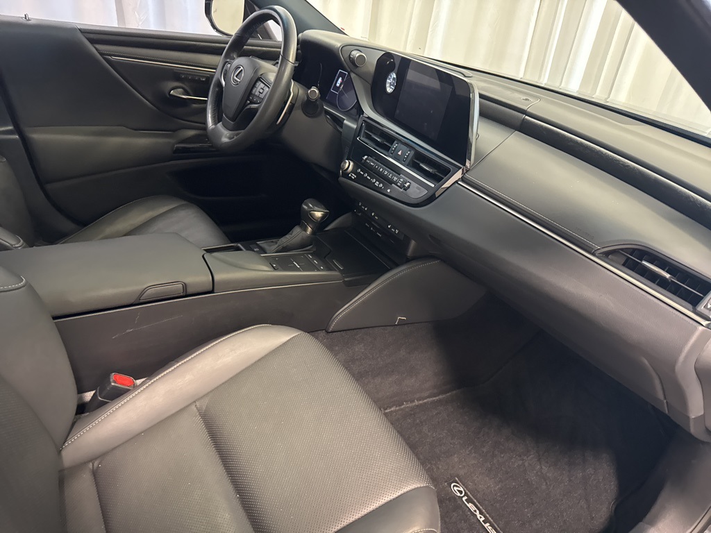 used 2022 Lexus ES car, priced at $35,474