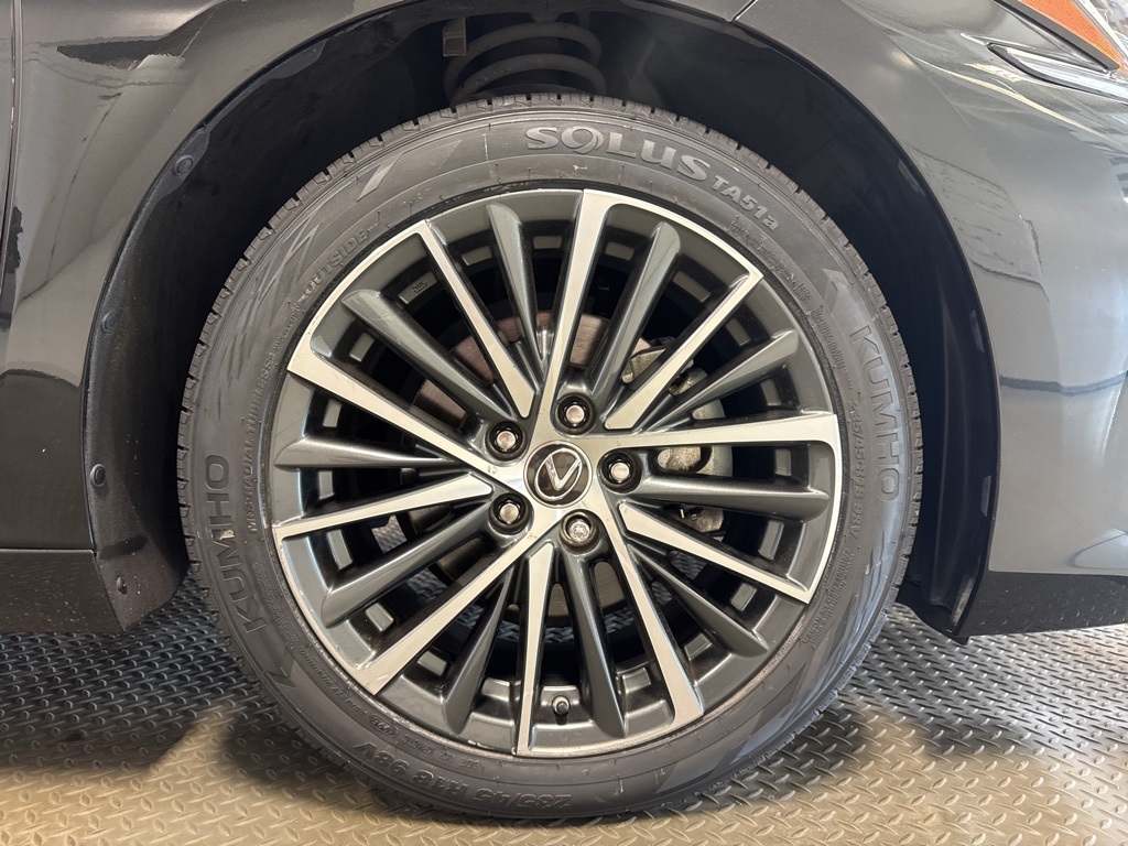 used 2022 Lexus ES car, priced at $35,474