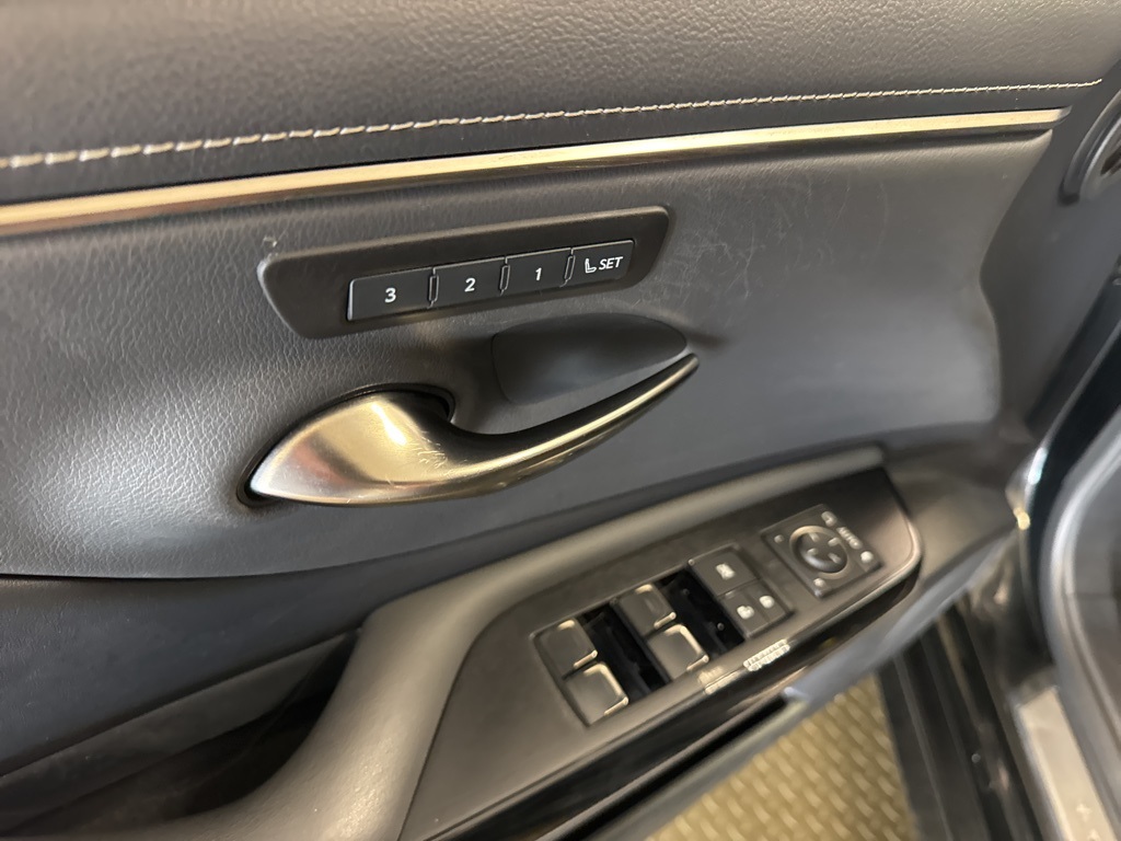 used 2022 Lexus ES car, priced at $35,474