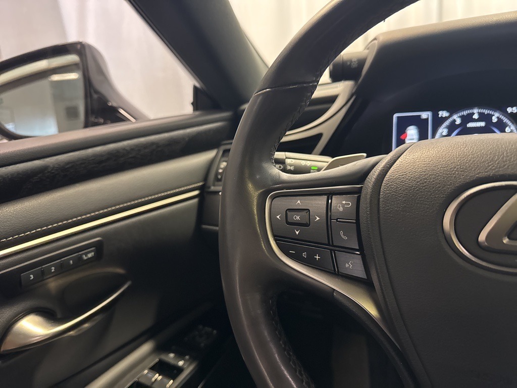used 2022 Lexus ES car, priced at $35,474