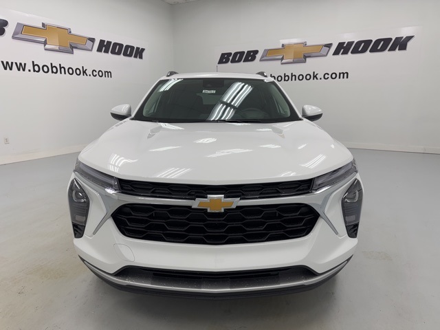 new 2025 Chevrolet Trax car, priced at $23,595