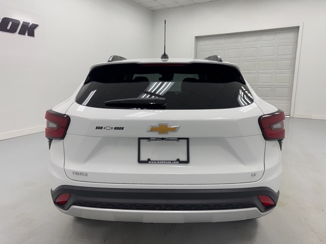 new 2025 Chevrolet Trax car, priced at $23,595