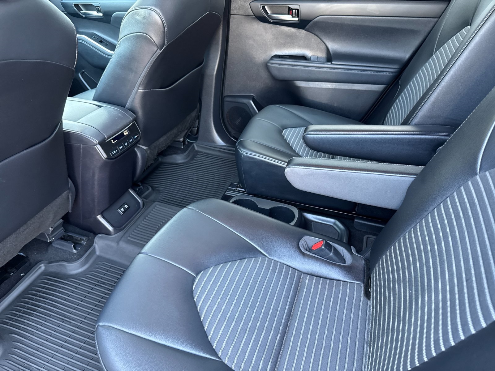 used 2021 Toyota Highlander car, priced at $35,498