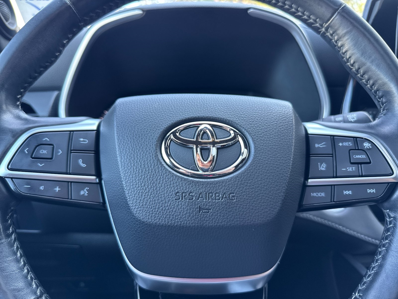 used 2021 Toyota Highlander car, priced at $35,498