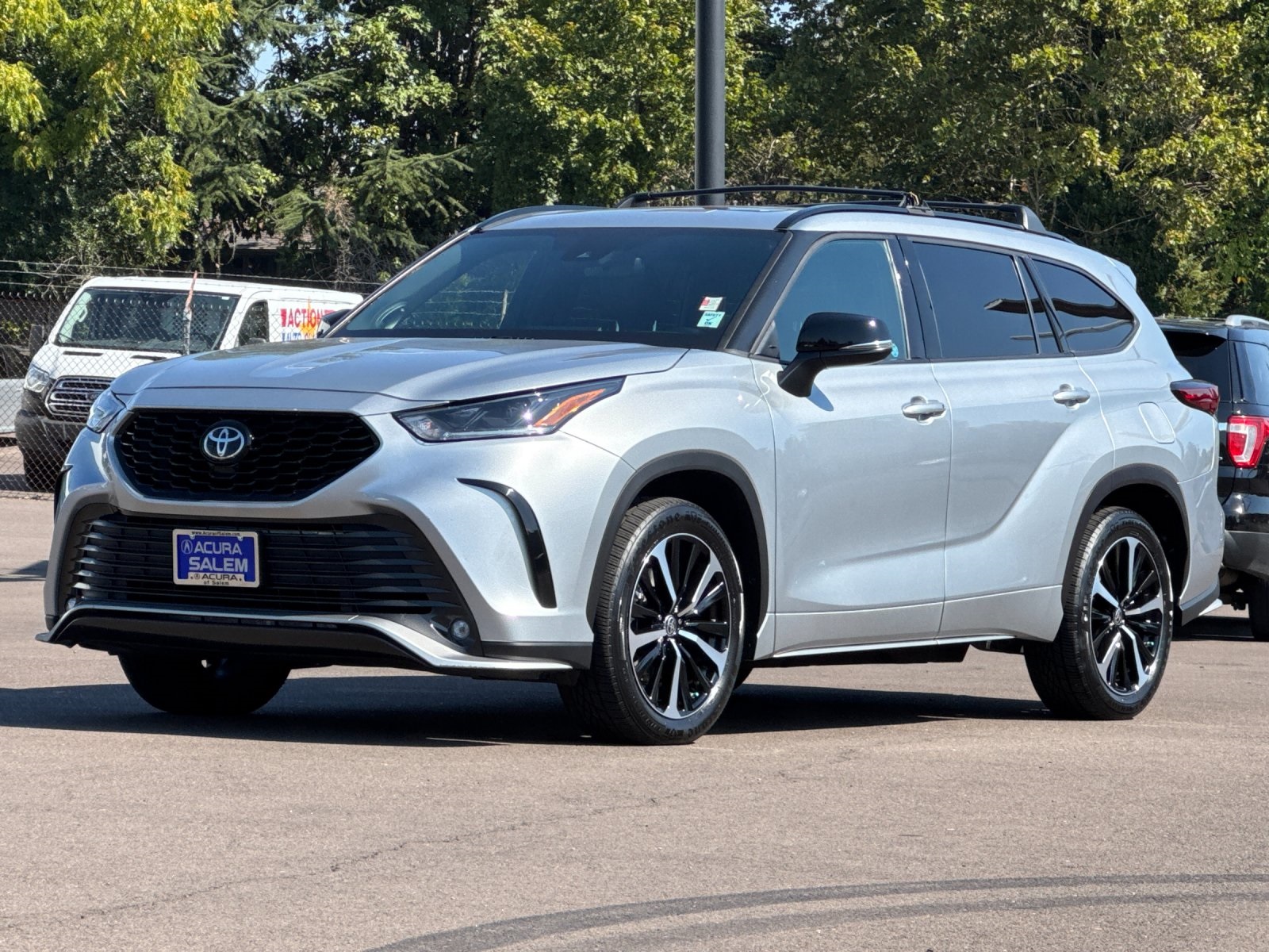 used 2021 Toyota Highlander car, priced at $35,498