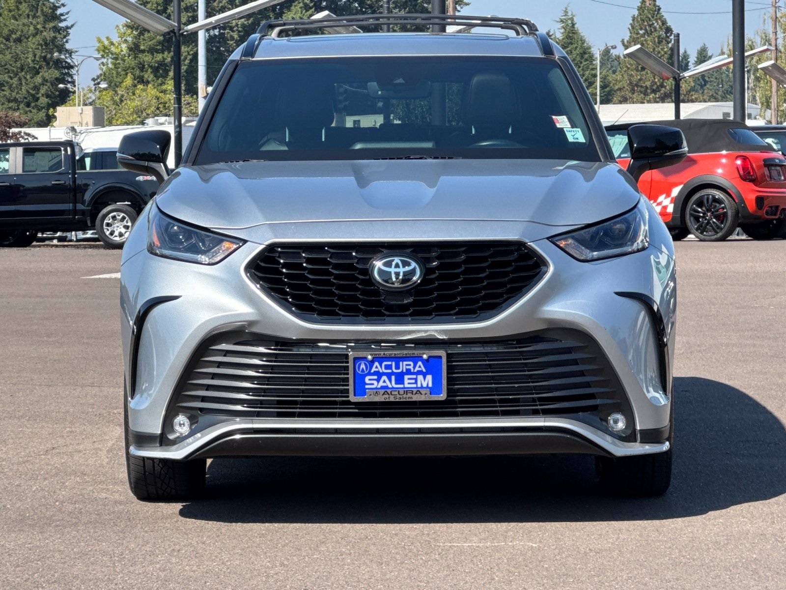 used 2021 Toyota Highlander car, priced at $35,498