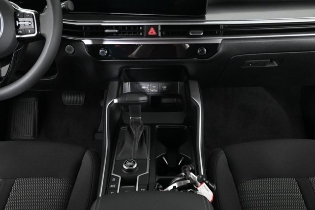 new 2025 Kia Sorento car, priced at $32,620