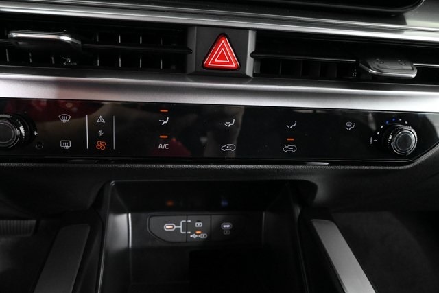 new 2025 Kia Sorento car, priced at $32,620