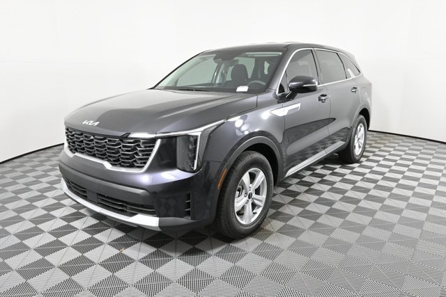 new 2025 Kia Sorento car, priced at $32,620