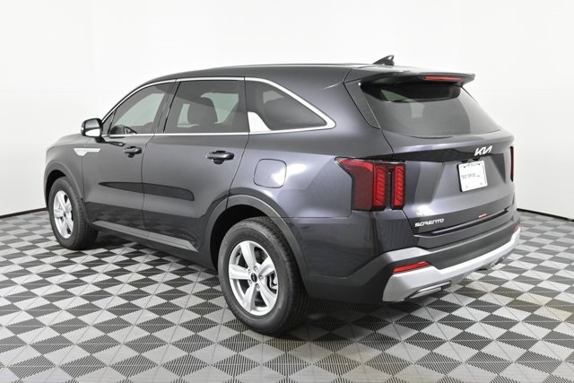 new 2025 Kia Sorento car, priced at $32,620