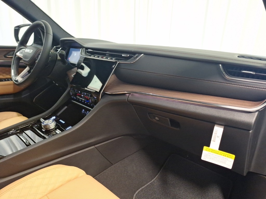 new 2025 Jeep Grand Cherokee car, priced at $60,830