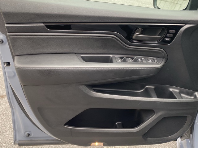 used 2025 Honda Odyssey car, priced at $42,295