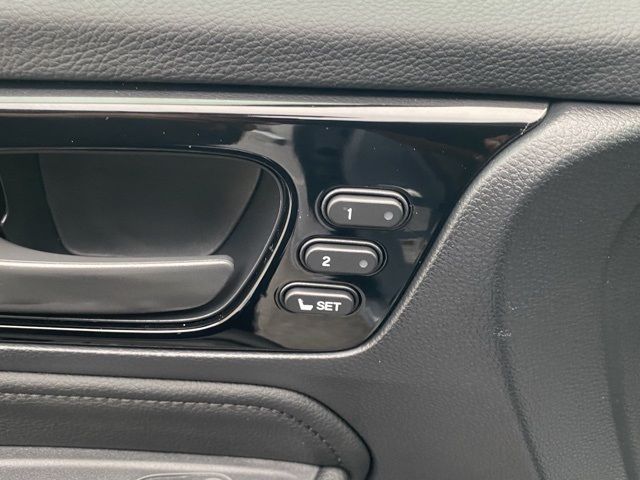 used 2025 Honda Odyssey car, priced at $42,295