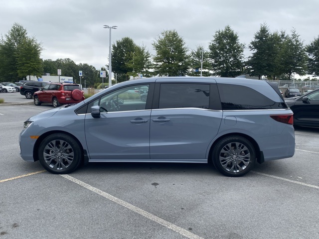 used 2025 Honda Odyssey car, priced at $42,295