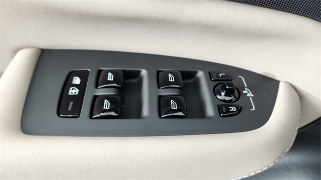 new 2026 Volvo XC90 Plug-In Hybrid car, priced at $81,875