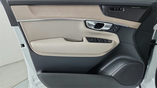 new 2026 Volvo XC90 Plug-In Hybrid car, priced at $81,875