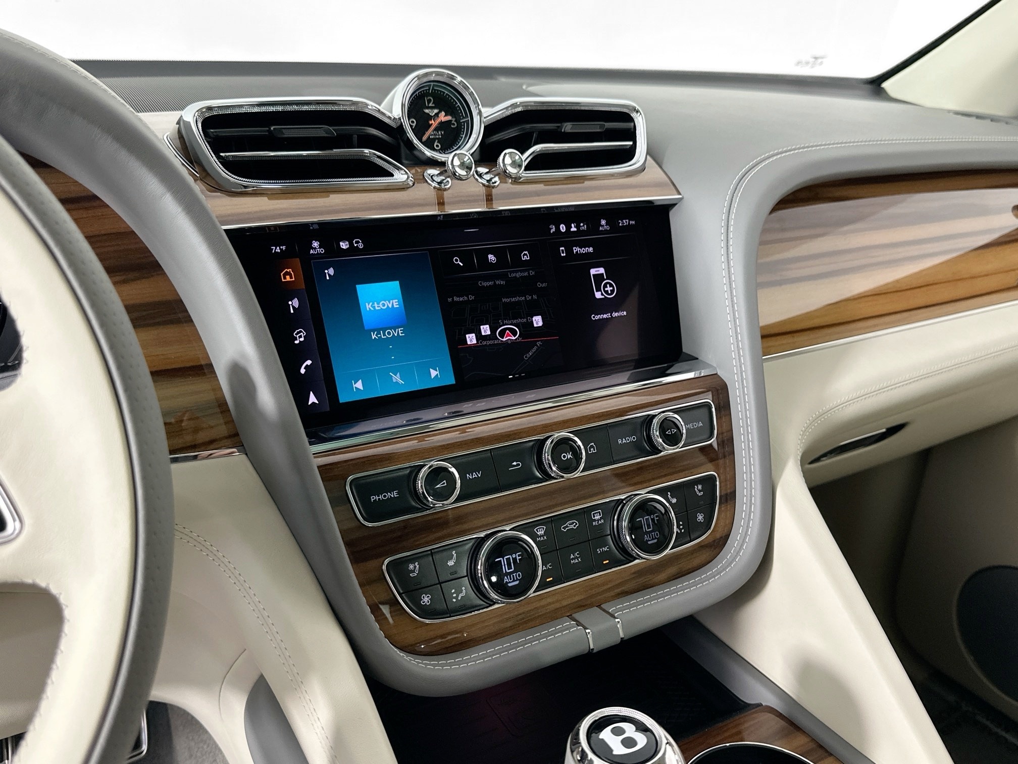 new 2025 Bentley Bentayga car