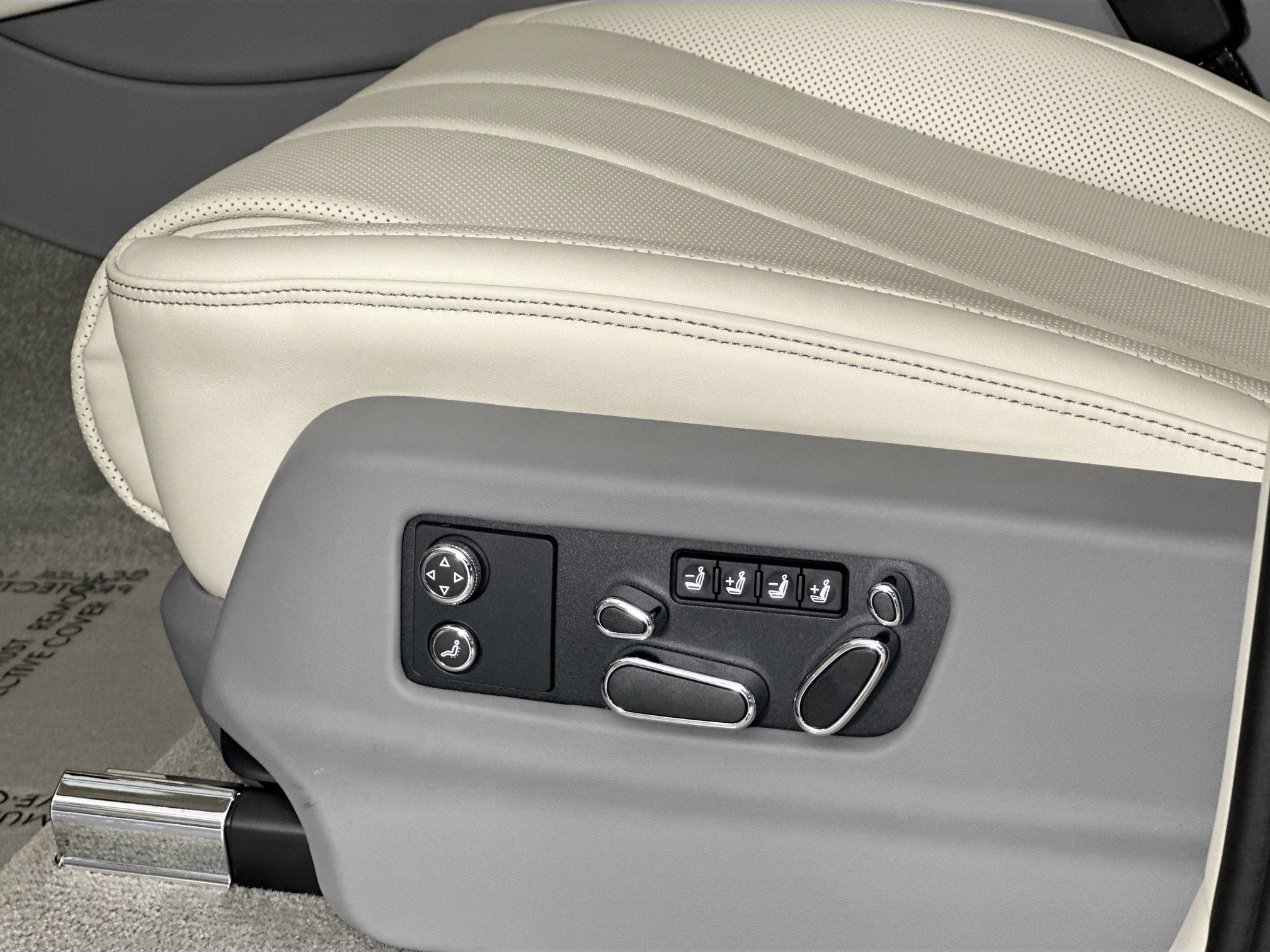 new 2025 Bentley Bentayga car