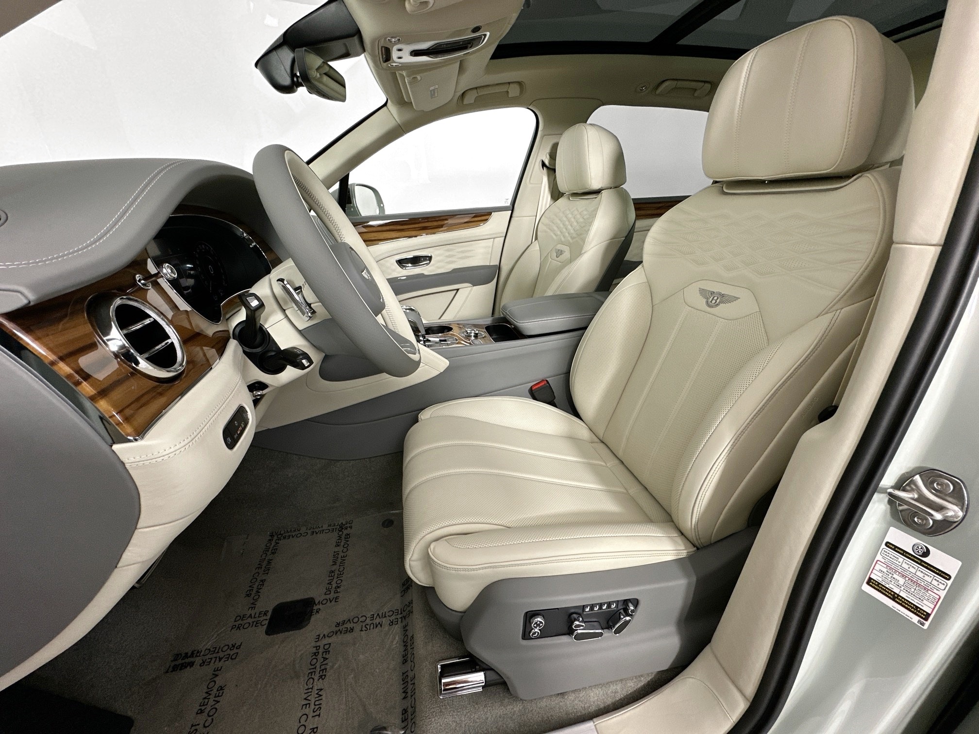 new 2025 Bentley Bentayga car