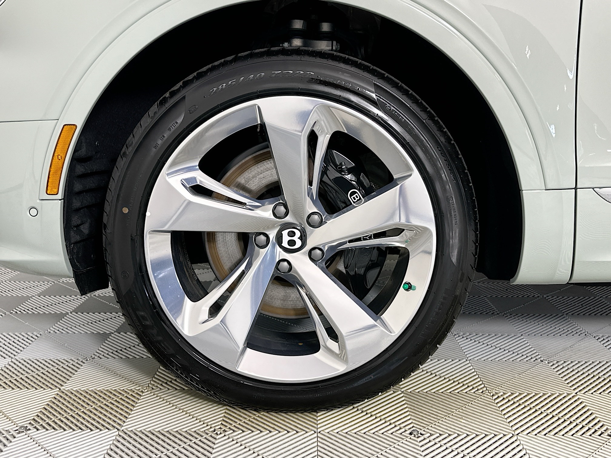 new 2025 Bentley Bentayga car