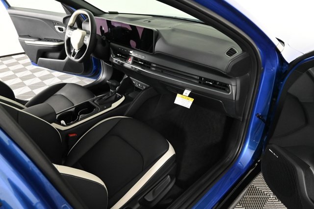 new 2025 Kia K4 car, priced at $28,572