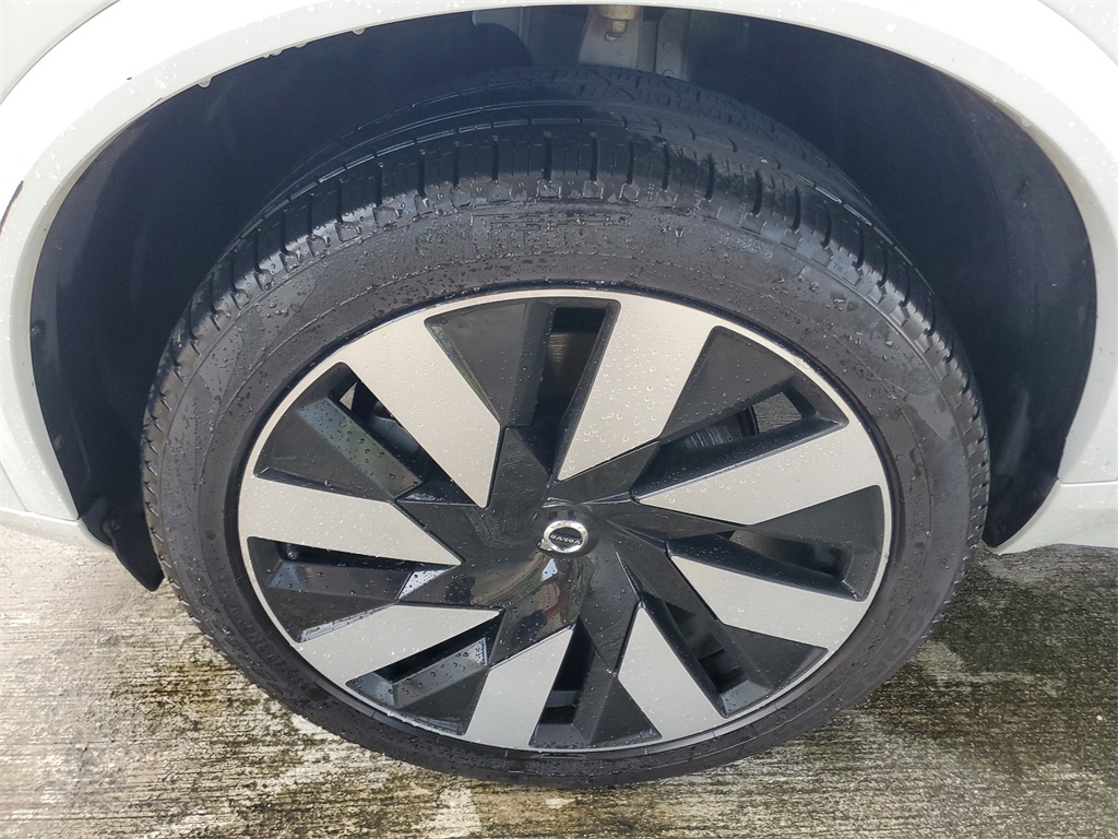 used 2024 Volvo XC90 Recharge Plug-In Hybrid car, priced at $51,595