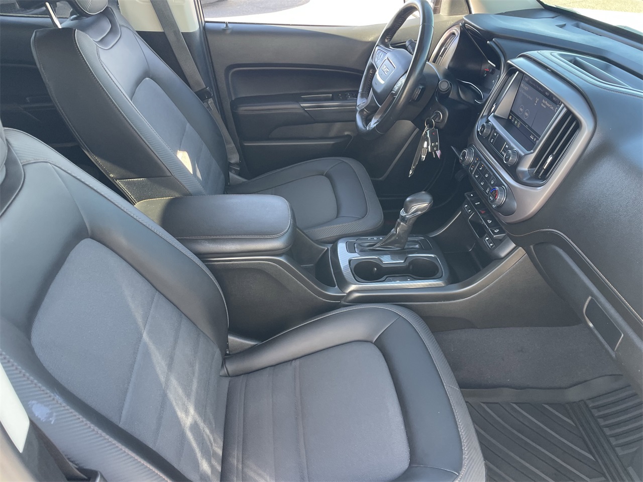 used 2022 GMC Canyon car, priced at $36,300