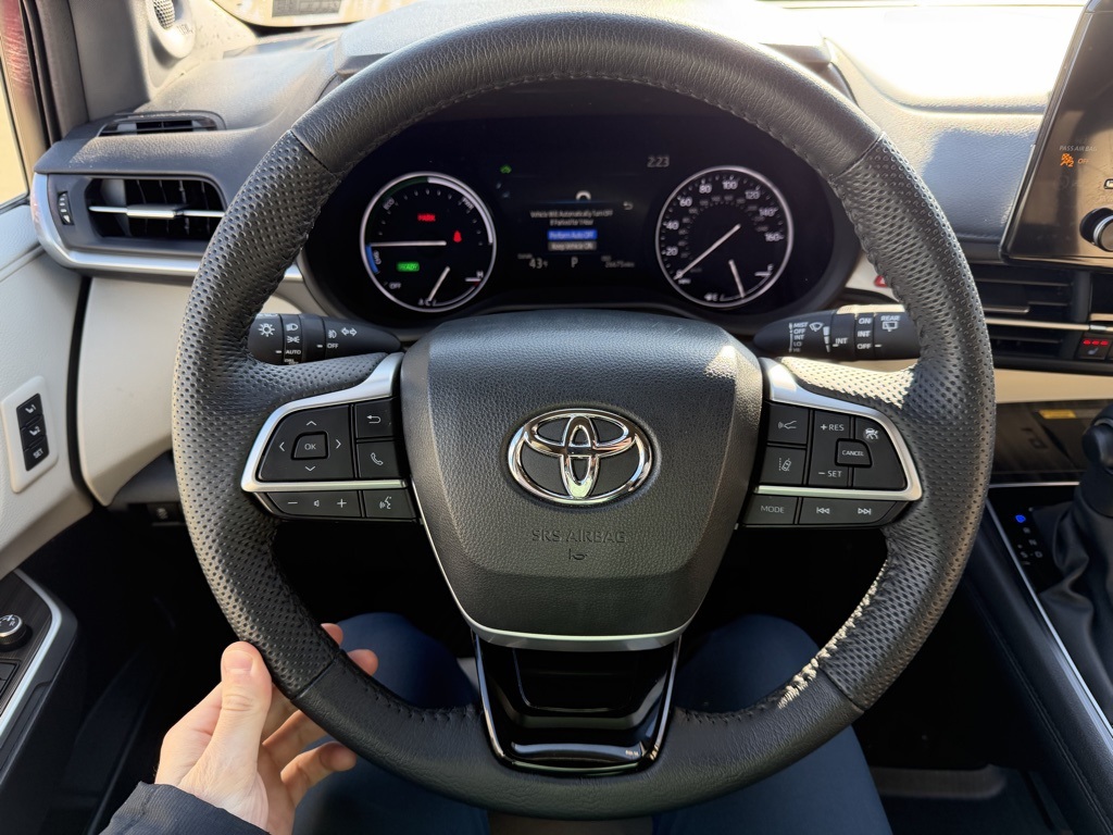 used 2023 Toyota Sienna car, priced at $48,903