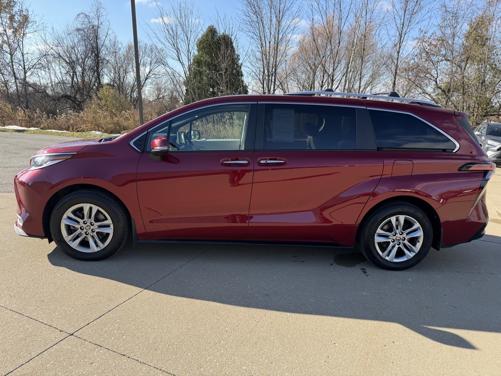 used 2023 Toyota Sienna car, priced at $48,903