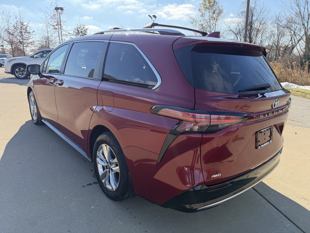 used 2023 Toyota Sienna car, priced at $48,903