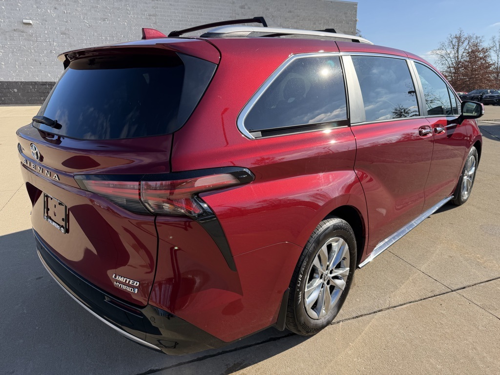 used 2023 Toyota Sienna car, priced at $48,903