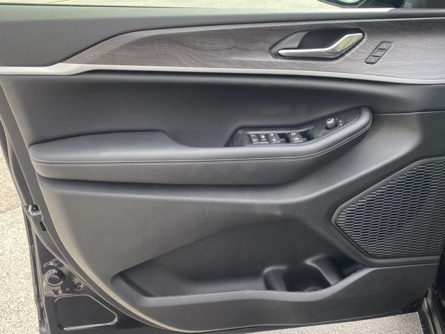 new 2025 Jeep Grand Cherokee L car, priced at $48,223