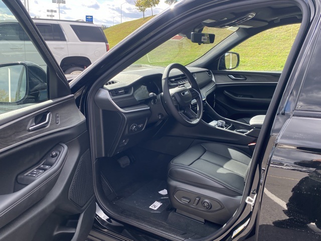 new 2025 Jeep Grand Cherokee L car, priced at $48,223