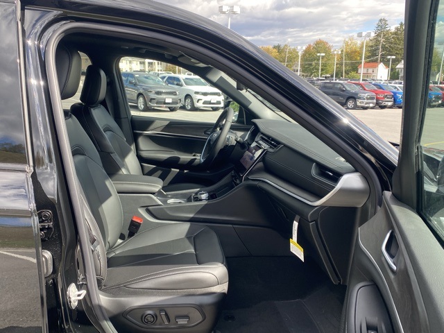 new 2025 Jeep Grand Cherokee L car, priced at $48,223