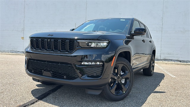 new 2025 Jeep Grand Cherokee car, priced at $52,300