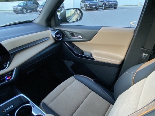 used 2025 Chevrolet Equinox car, priced at $33,733