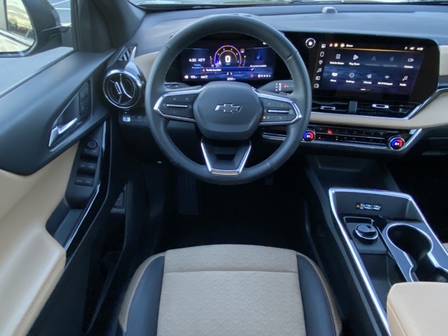 used 2025 Chevrolet Equinox car, priced at $33,733