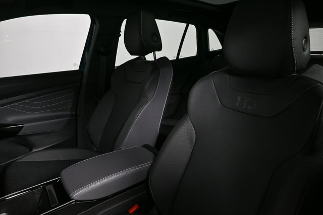 new 2025 Volkswagen ID.4 car, priced at $57,946