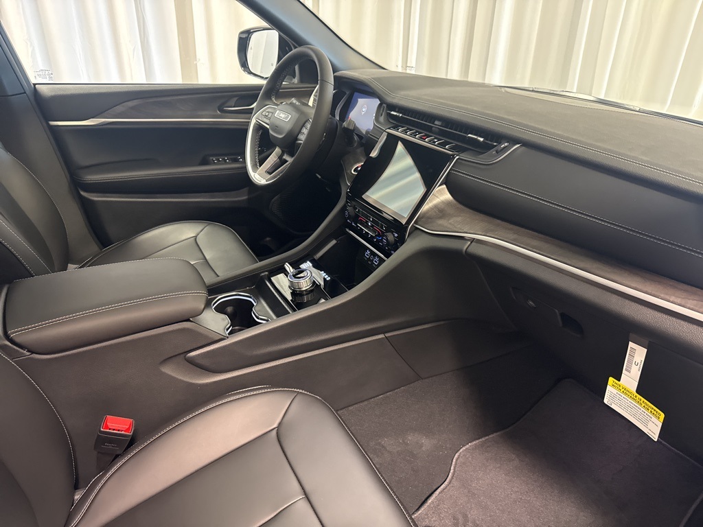 new 2025 Jeep Grand Cherokee L car, priced at $50,917