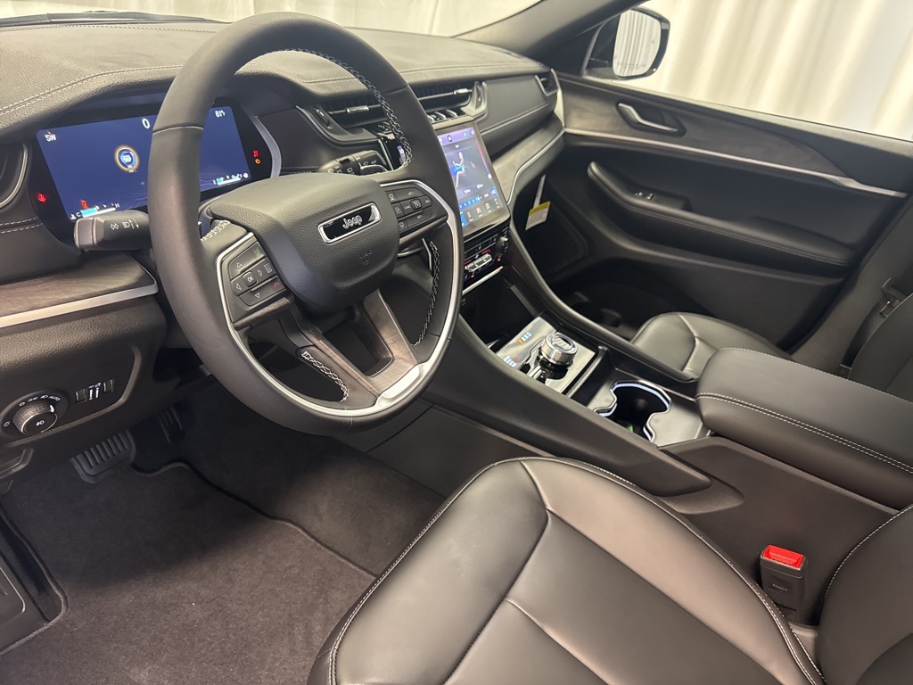 new 2025 Jeep Grand Cherokee L car, priced at $50,917