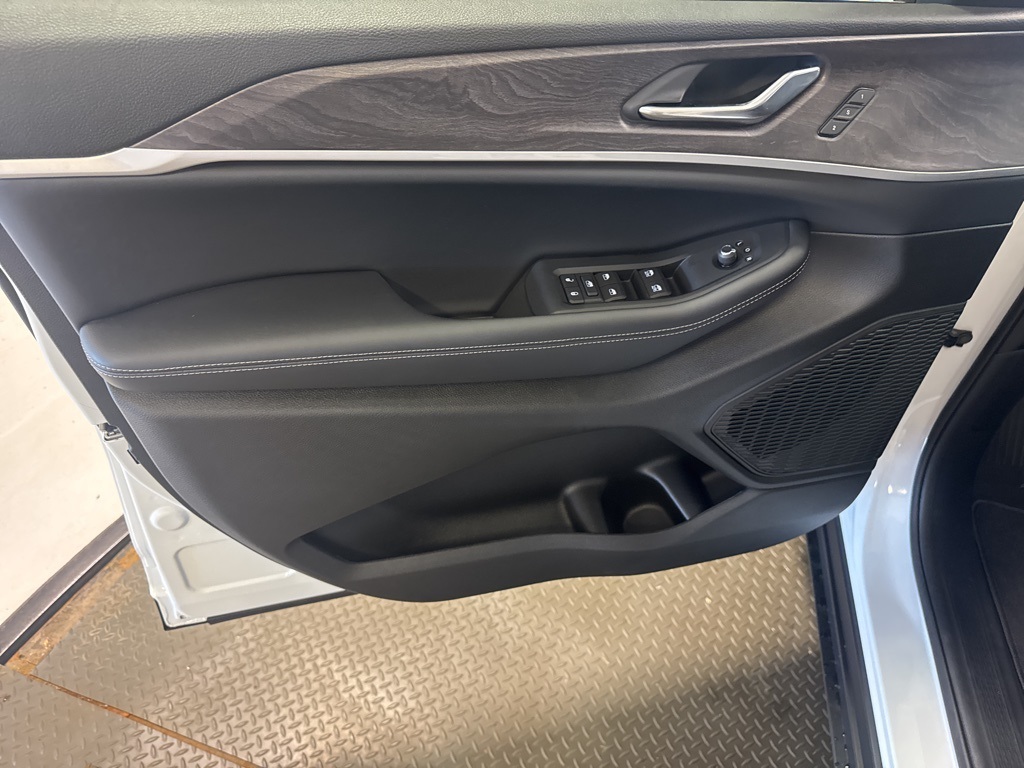 new 2025 Jeep Grand Cherokee L car, priced at $50,917