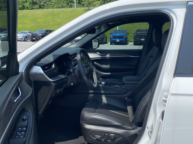 new 2025 Jeep Grand Cherokee L car, priced at $42,927