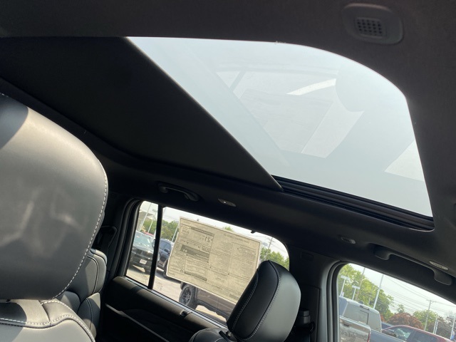 new 2025 Jeep Grand Cherokee L car, priced at $42,927